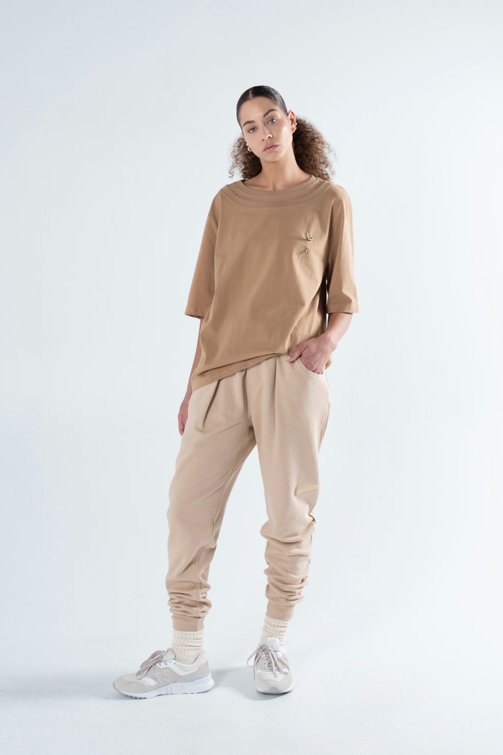 PLEATED SWEATPANTS