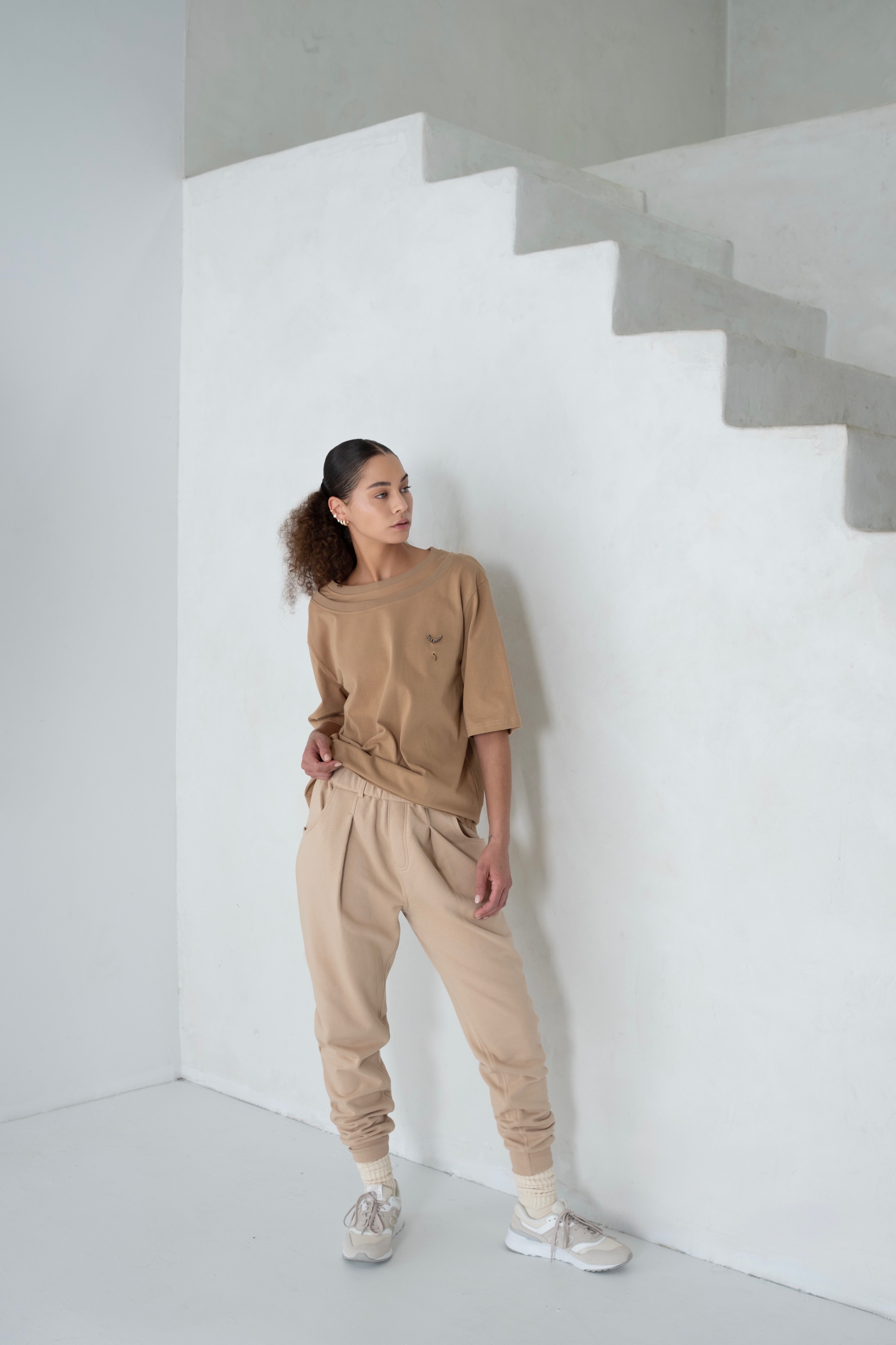 CAMEL DOUBLE COLLAR TEE