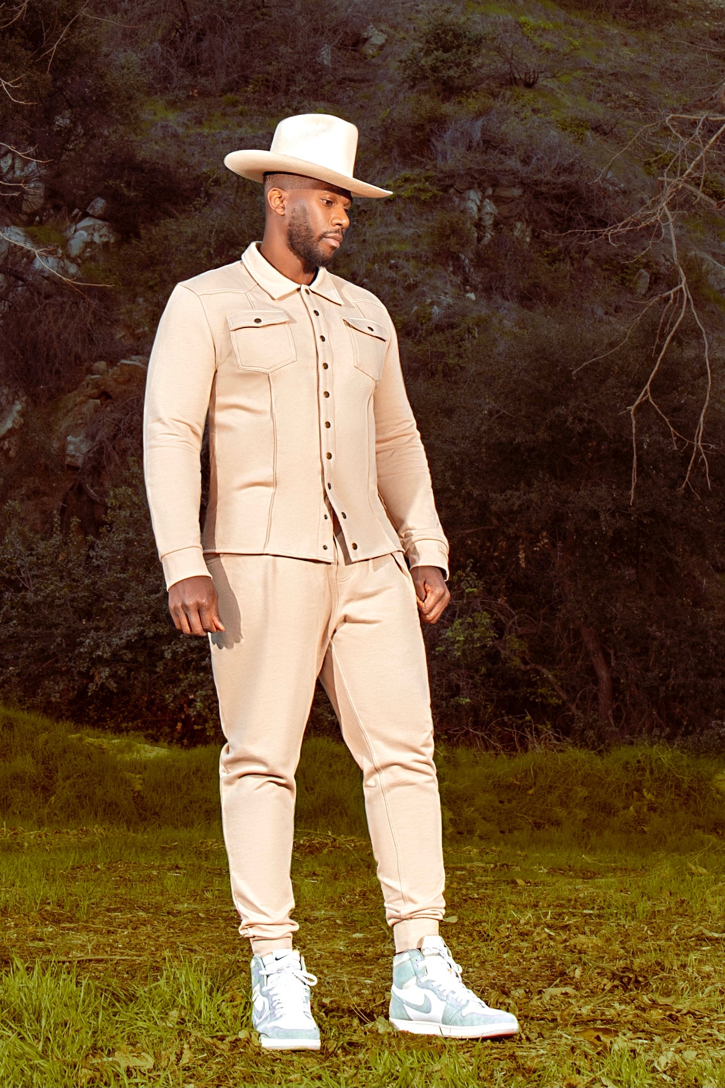 CREAM BUTTON UP SWEATSHIRT