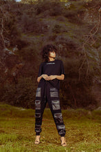 Load image into Gallery viewer, SATIN POCKETS SWEATPANTS
