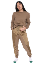 Load image into Gallery viewer, MOCHA SWEATPANTS

